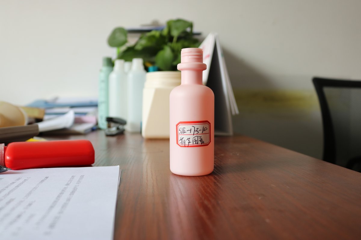 100ml PE Soft Touch Cosmetic Bottle – 24mm Neck