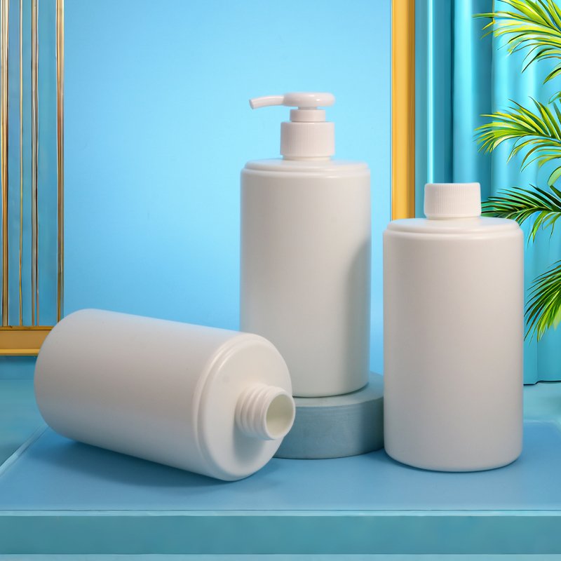 Cosmetic 500ml Round Shoulder PE Plastic Bottle – 28mm Neck