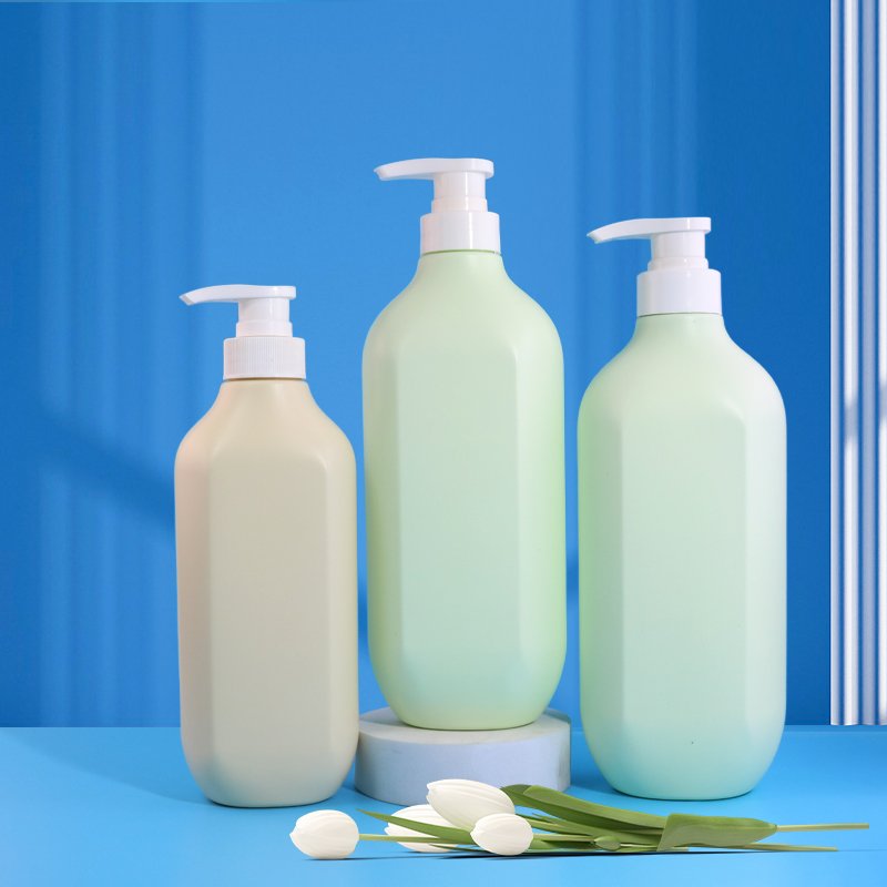 Bath & Body 800ml HDPE Bath Bottle