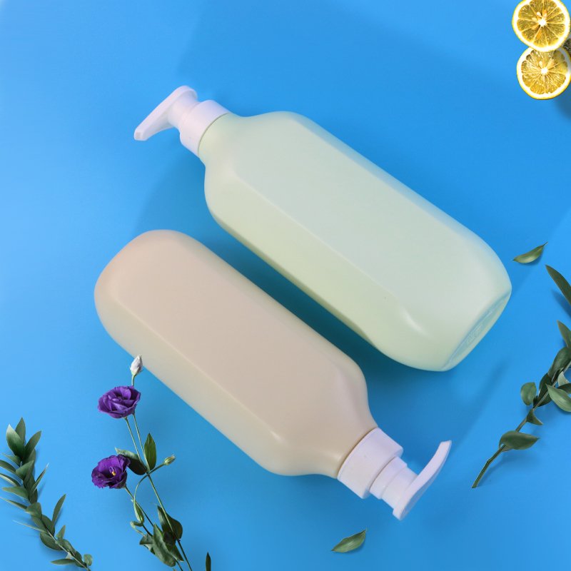 Bath & Body 800ml HDPE Bath Bottle