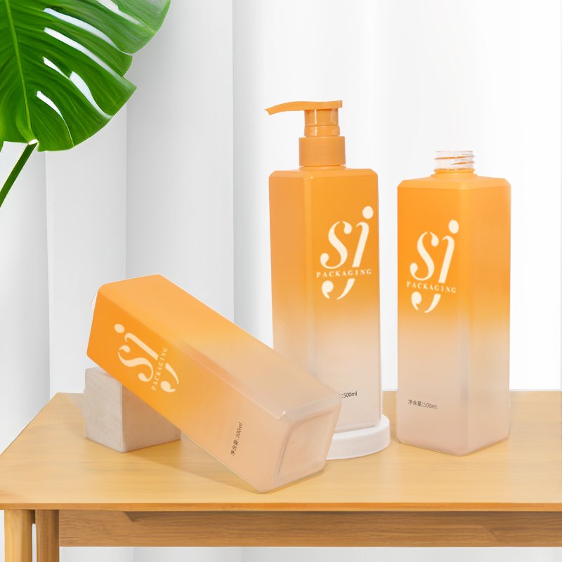 500ml PET Square Cosmetic Bottle with Lotion Pump & Disc-Top (24/410 Neck)